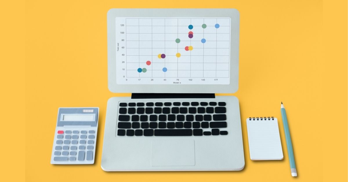 Business seasonality calendar highlighting peak sales months and how they affect closing accounts at different FYE dates.